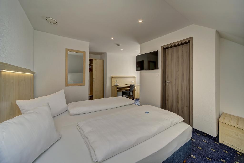 Hotel Post Weiden in der Oberpfalz Buitenkant foto