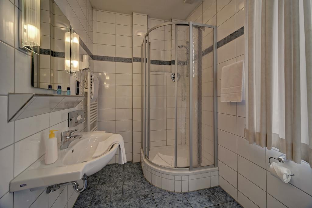Hotel Post Weiden in der Oberpfalz Buitenkant foto