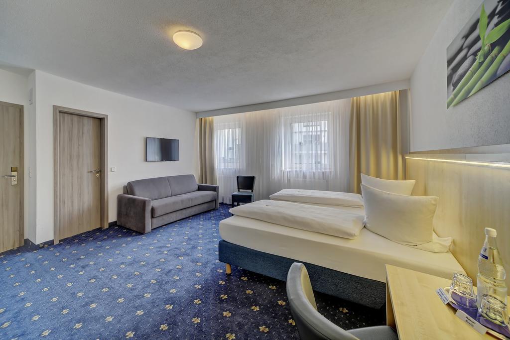 Hotel Post Weiden in der Oberpfalz Buitenkant foto