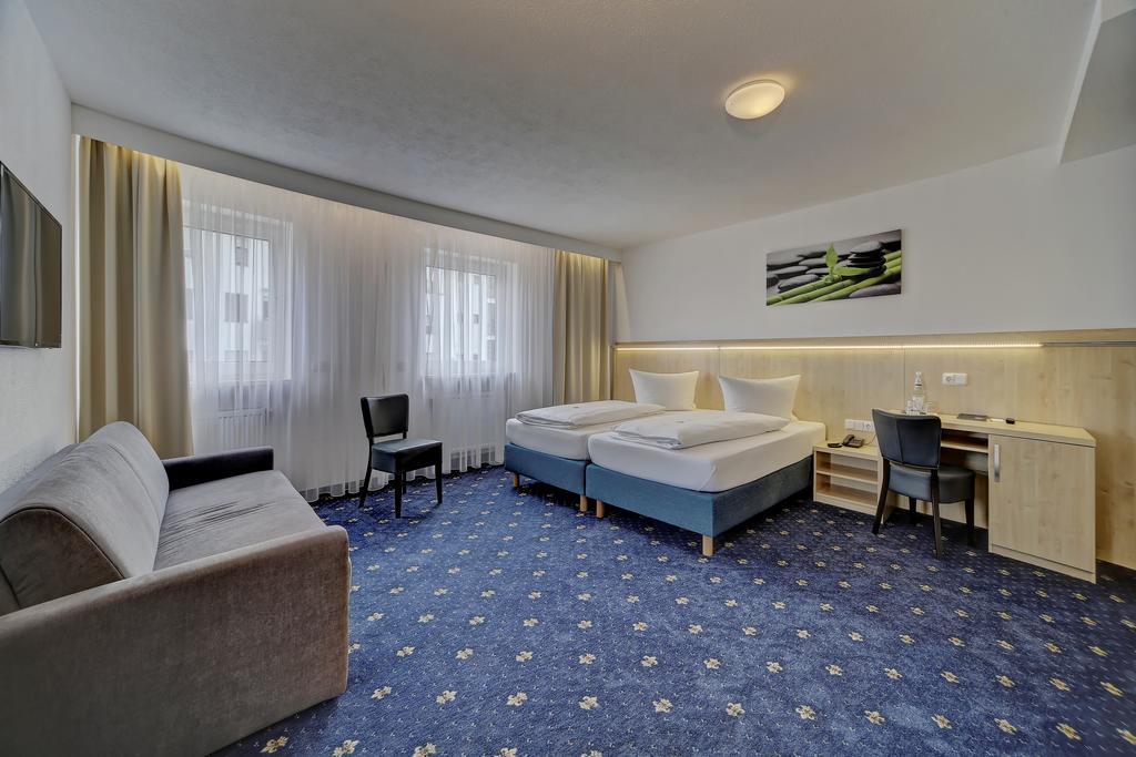 Hotel Post Weiden in der Oberpfalz Buitenkant foto