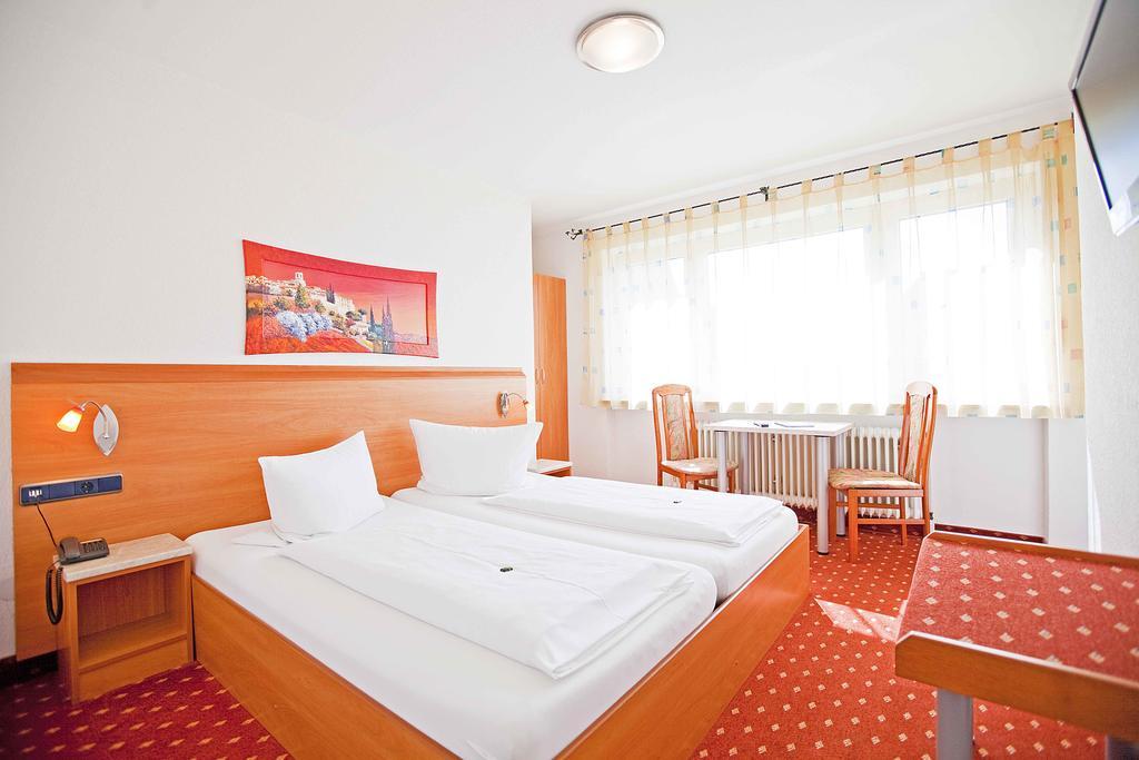 Hotel Post Weiden in der Oberpfalz Buitenkant foto