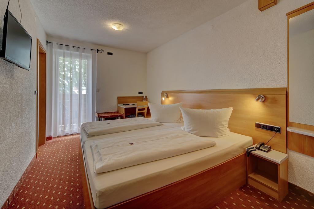 Hotel Post Weiden in der Oberpfalz Buitenkant foto