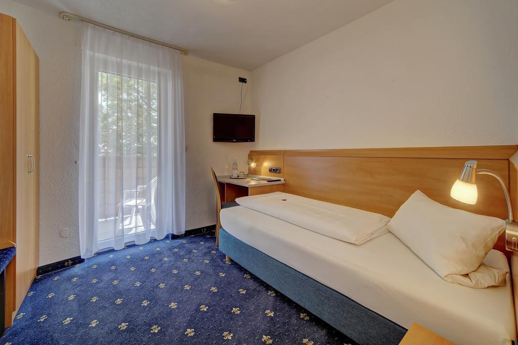 Hotel Post Weiden in der Oberpfalz Buitenkant foto
