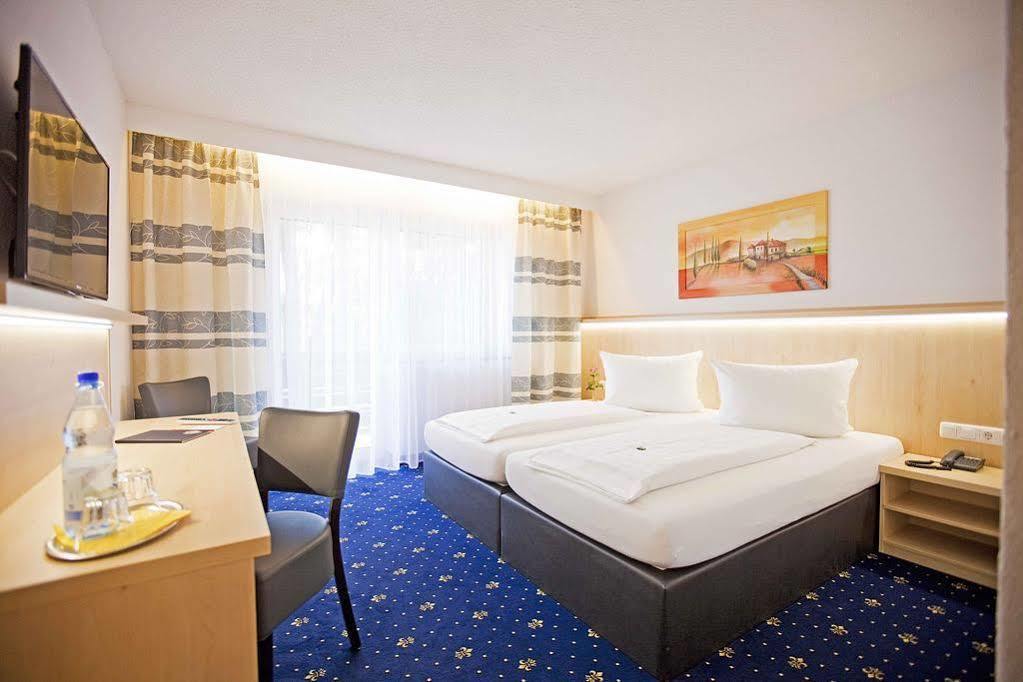 Hotel Post Weiden in der Oberpfalz Buitenkant foto