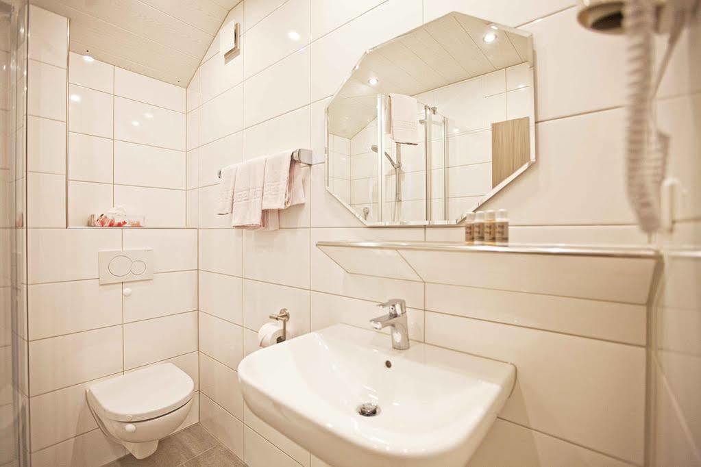 Hotel Post Weiden in der Oberpfalz Buitenkant foto